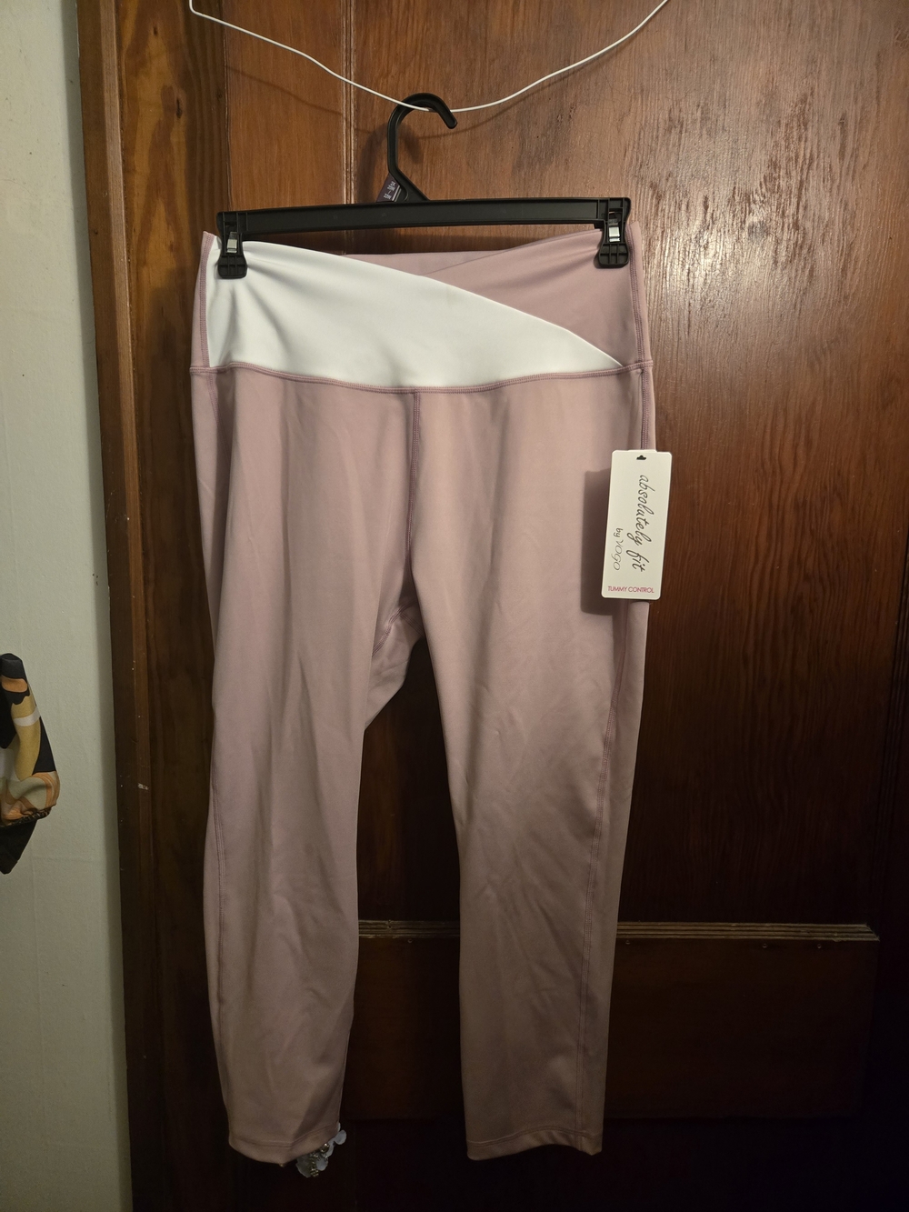 NWT.. YOGO Athletica Dusty Rose Leggings with White Crossover Waistband